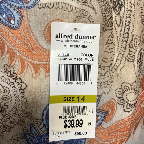 Alfred Dunner shear blouse with attached tank top - Picture 3 of 5